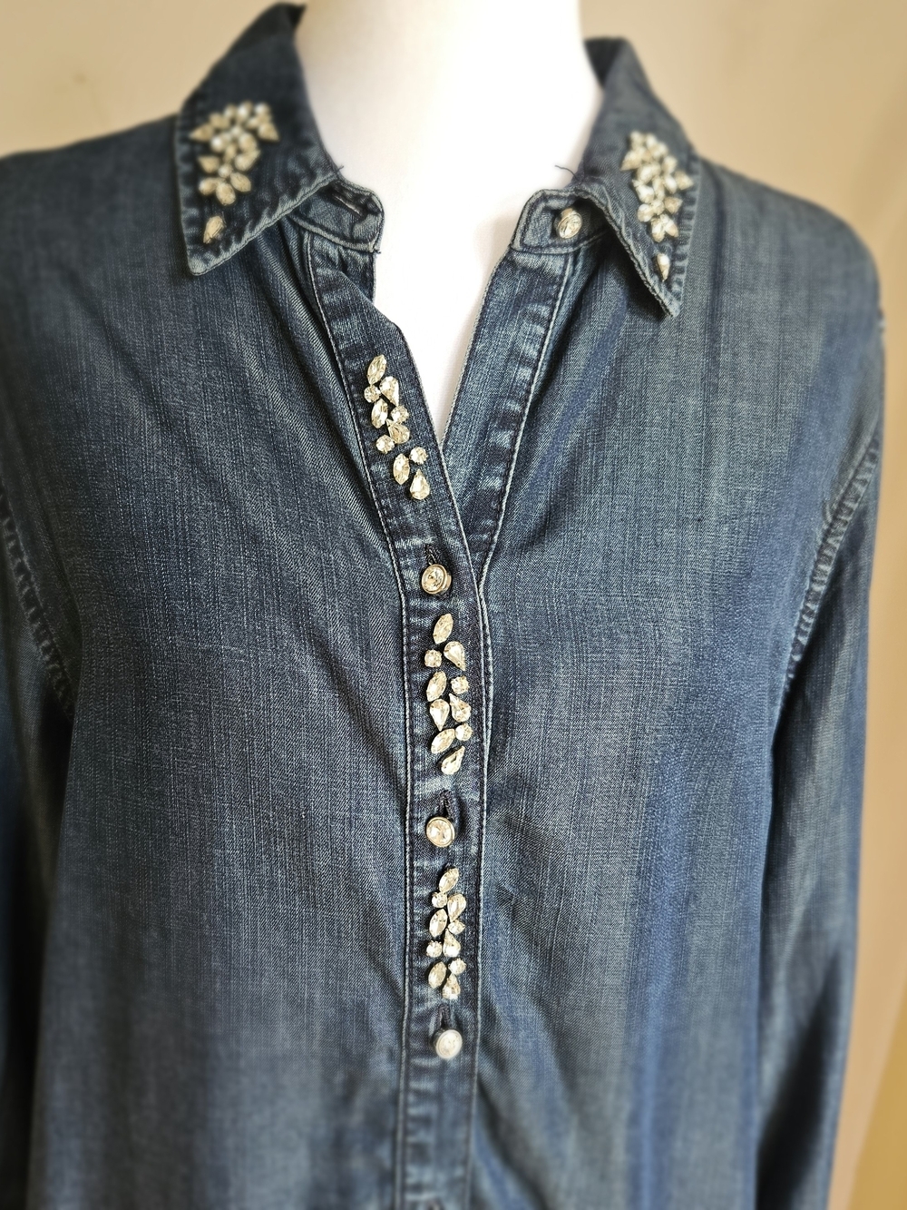 Chico's Embellished Denim Tencel Shirt Size 2 Blue Rhinestone Collar Blouse NWT - Picture 3 of 14